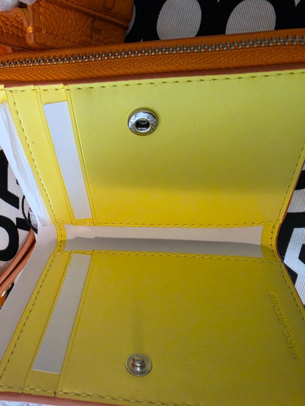 Marc Jacobs Small Leather Orange Tote Crossbody w/ Matching wallet & Tote Charm - Picture 7 of 11
